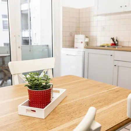 Cosyhomes24 - Centrally With Balcony And Parking Space - Ge09b