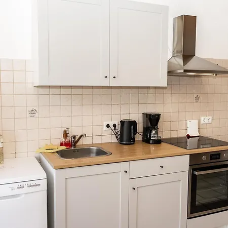 Cosyhomes24 - Centrally With Parking Space And Balcony - Ge09b Appartement *