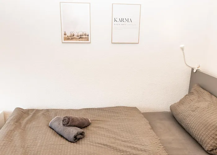 Cosyhomes24 - Centrally With Parking Space And Balcony - Ge09B *